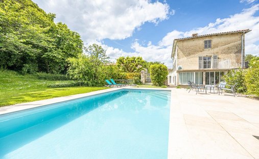 House in Saint-Gelais, Nouvelle-Aquitaine, France 1