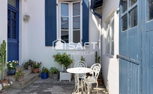 House in Saint Martin-Cité des Fleurs, Biarritz, France 1