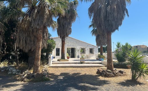 Peripherie, Marseillan, France 1