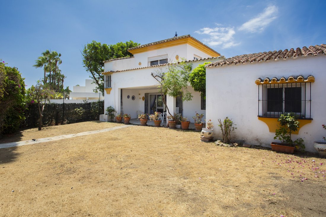 Villa in Guadalmina Baja, San Pedro de Alcantara, Spain 2 - 18304381