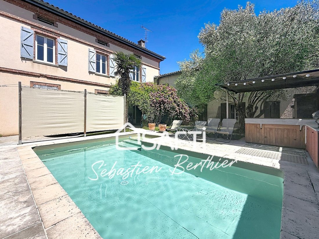 House in Capitole, Toulouse, France 1 - 18305578
