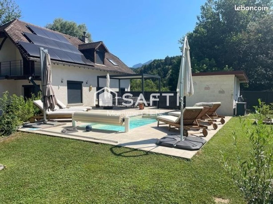 House in Entre-deux-Guiers, Auvergne-Rhône-Alpes, France 1 - 16410460