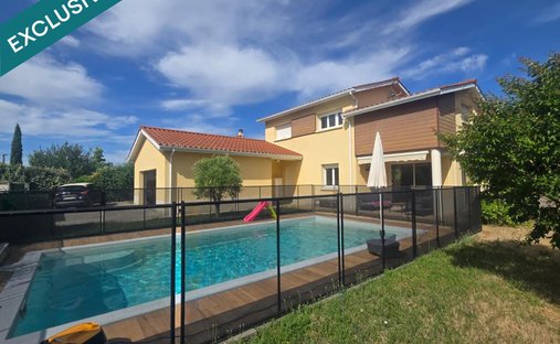 House in Montagny, Auvergne-Rhône-Alpes, France 1