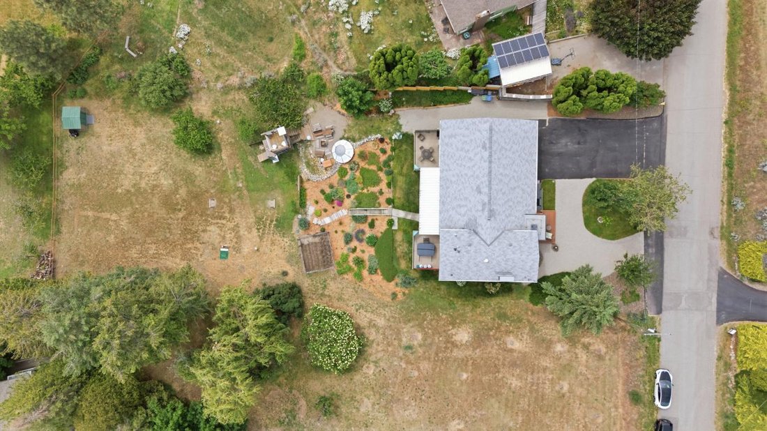 House in Penticton, British Columbia, Canada 3 - 18304298