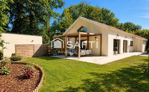 House in France-L'Alouette-Jean Bart, Pessac, France 1