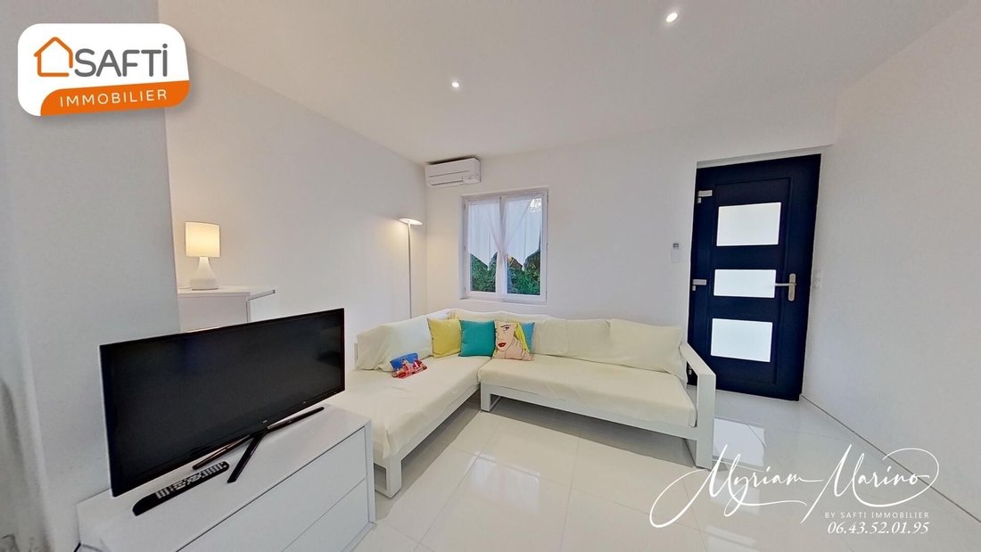 House in Frejus, Provence-Alpes-Côte d'Azur, France 2 - 18305501