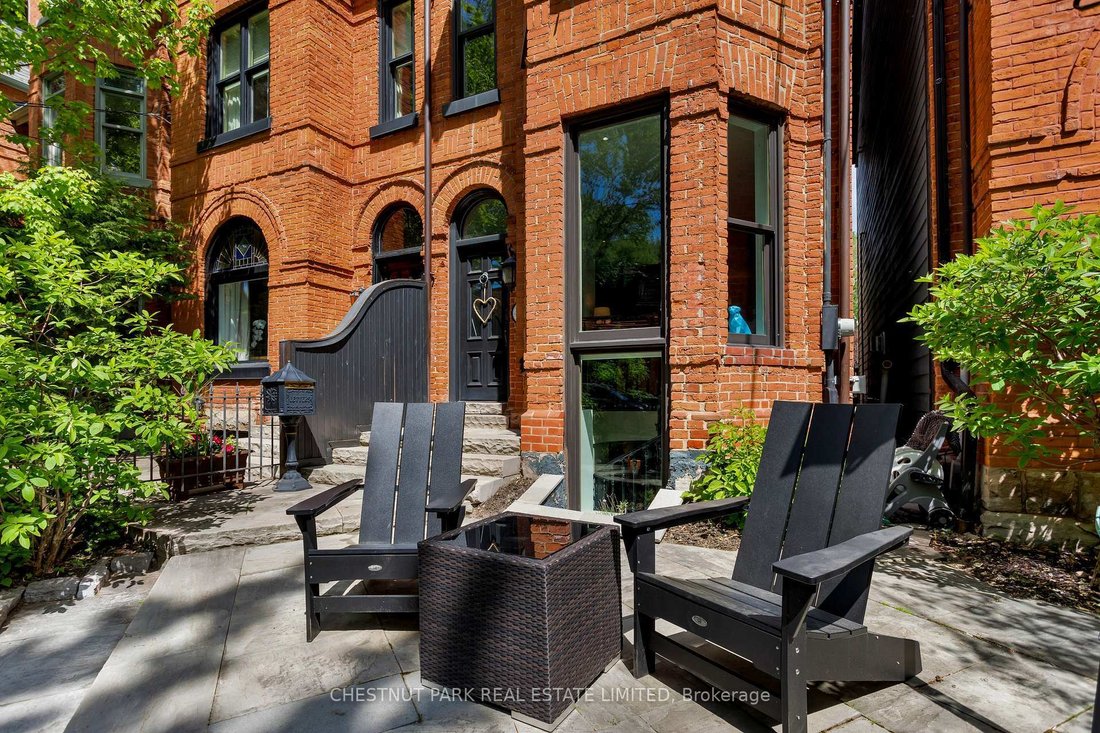 House in Toronto, Ontario, Canada 3 - 18105501