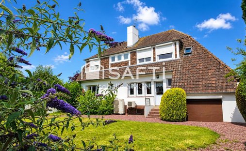 House in Montreuil-sur-Mer, Hauts-de-France, France 1