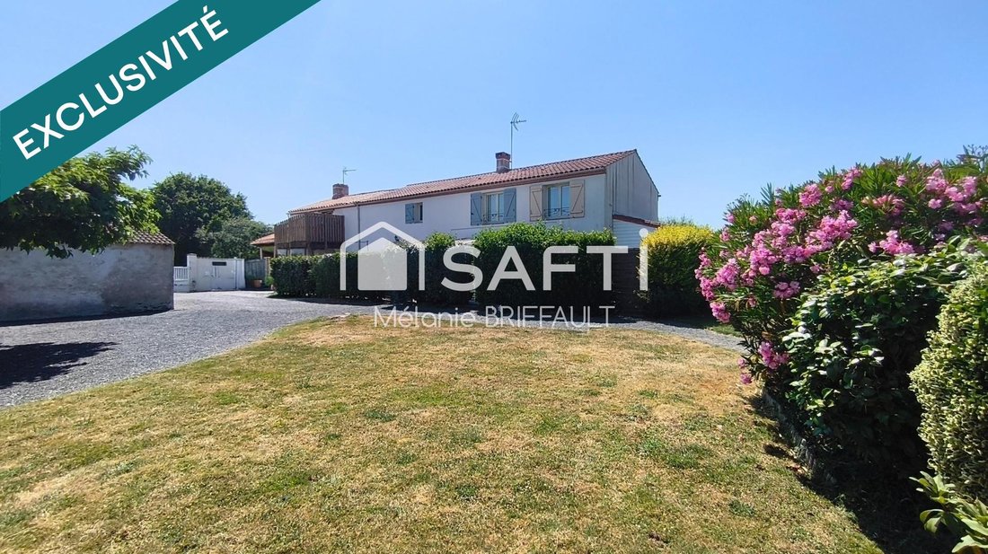 House in Saint-Mathurin, Pays de la Loire, France 1 - 18305472