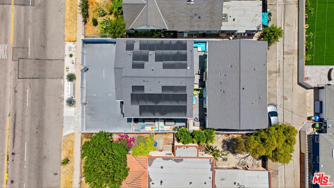 Los Angeles, California, United States 2 - 18304639