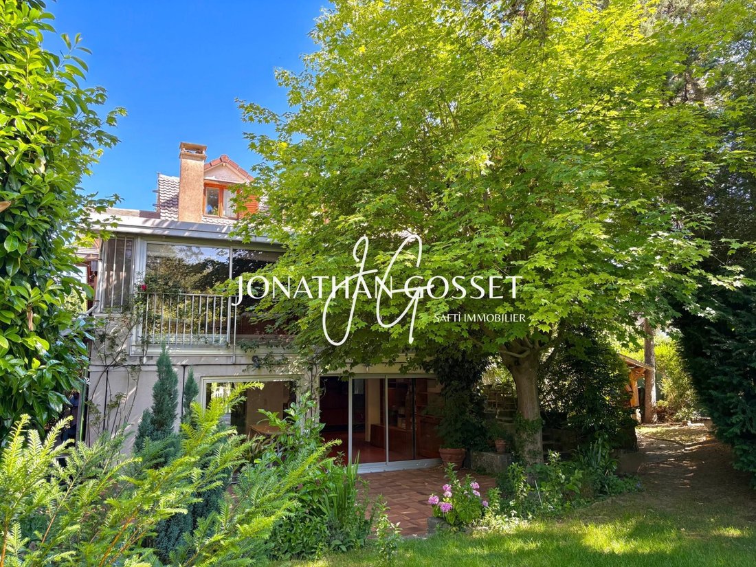 House in Poissy, Ile-de-France, France 2 - 18259724