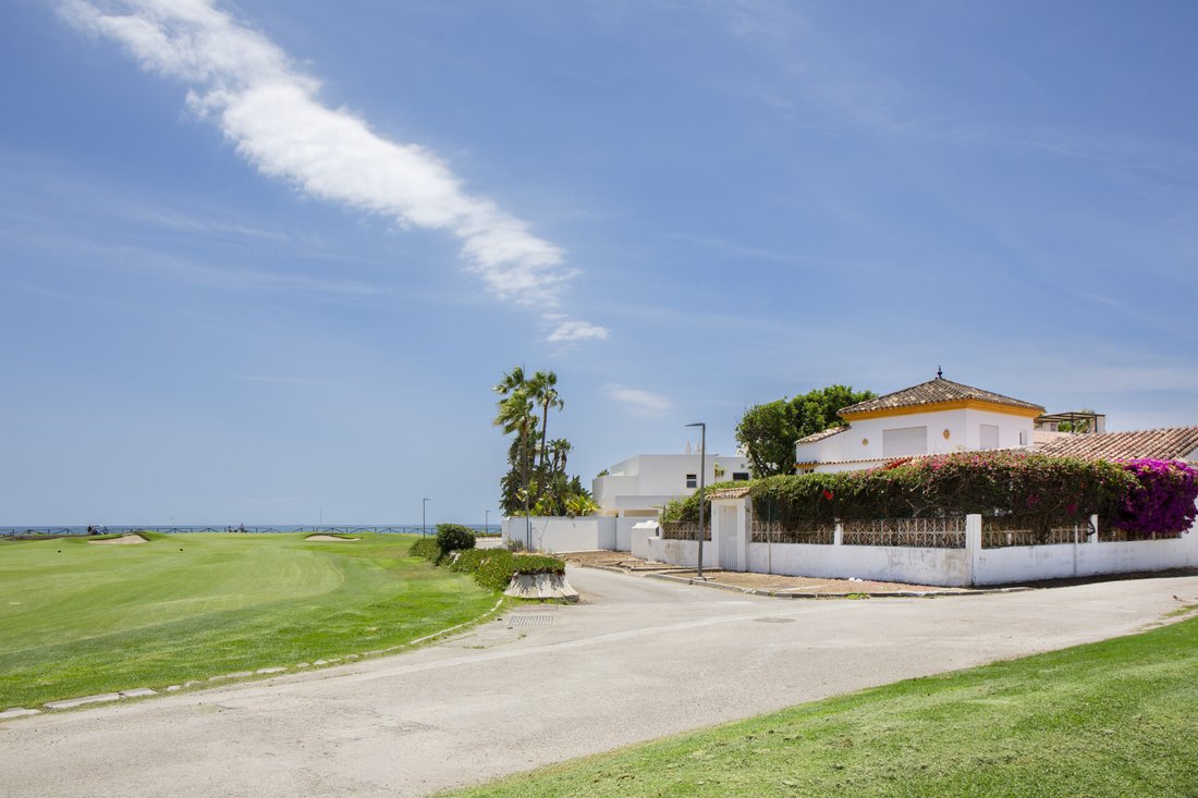 Villa in Guadalmina Baja, San Pedro de Alcantara, Spain 1 - 18304381