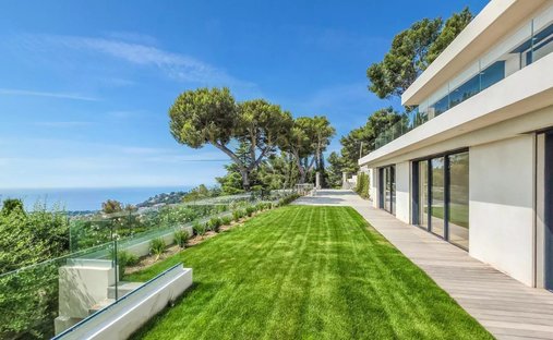Villa in Village-Cros de Caste-Coupiere-Mont Gros, Roquebrune-Cap-Martin, France 1