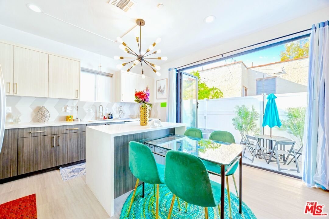 Los Angeles, California, United States 5 - 18304639