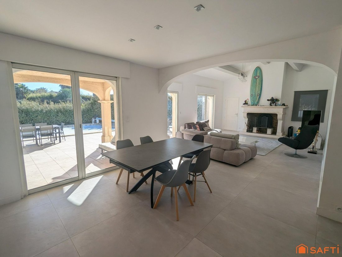 House in Centre Ville, Aigues-Mortes, France 5 - 18305542