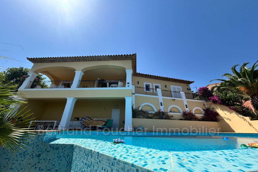 Villa in Sud, Cavalaire-sur-Mer, France 3 - 18304227