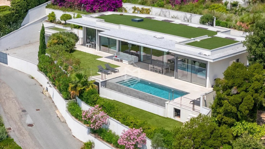 Villa in Les Issambres, Roquebrune-sur-Argens, France 1 - 18304471