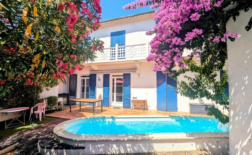 House in Capouchiné, Nimes, France 1
