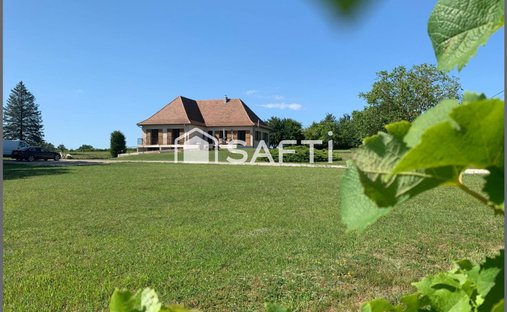 House in Pomport, Nouvelle-Aquitaine, France 1