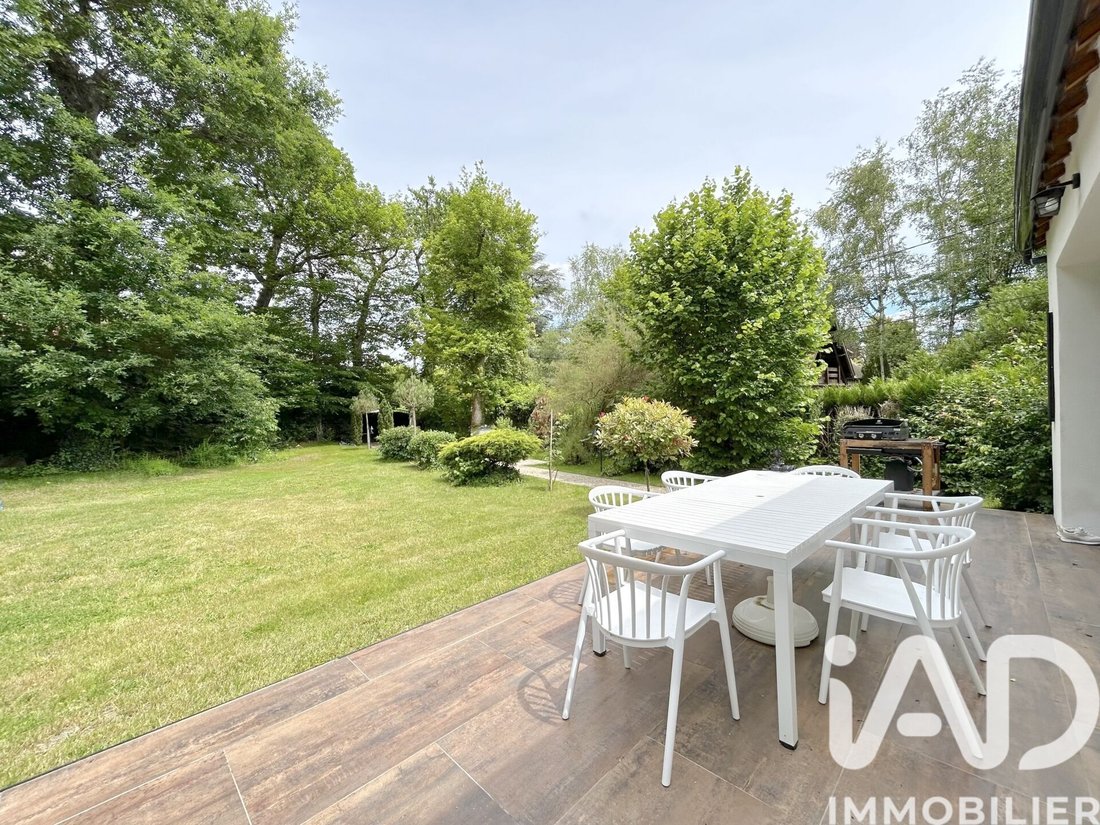 House in Fontainebleau, Ile-de-France, France 4 - 17398789