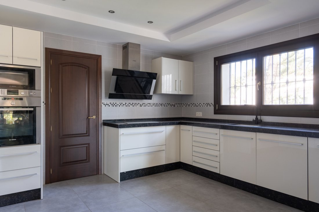 Villa in Marbella, Andalusia, Spain 3 - 18304212