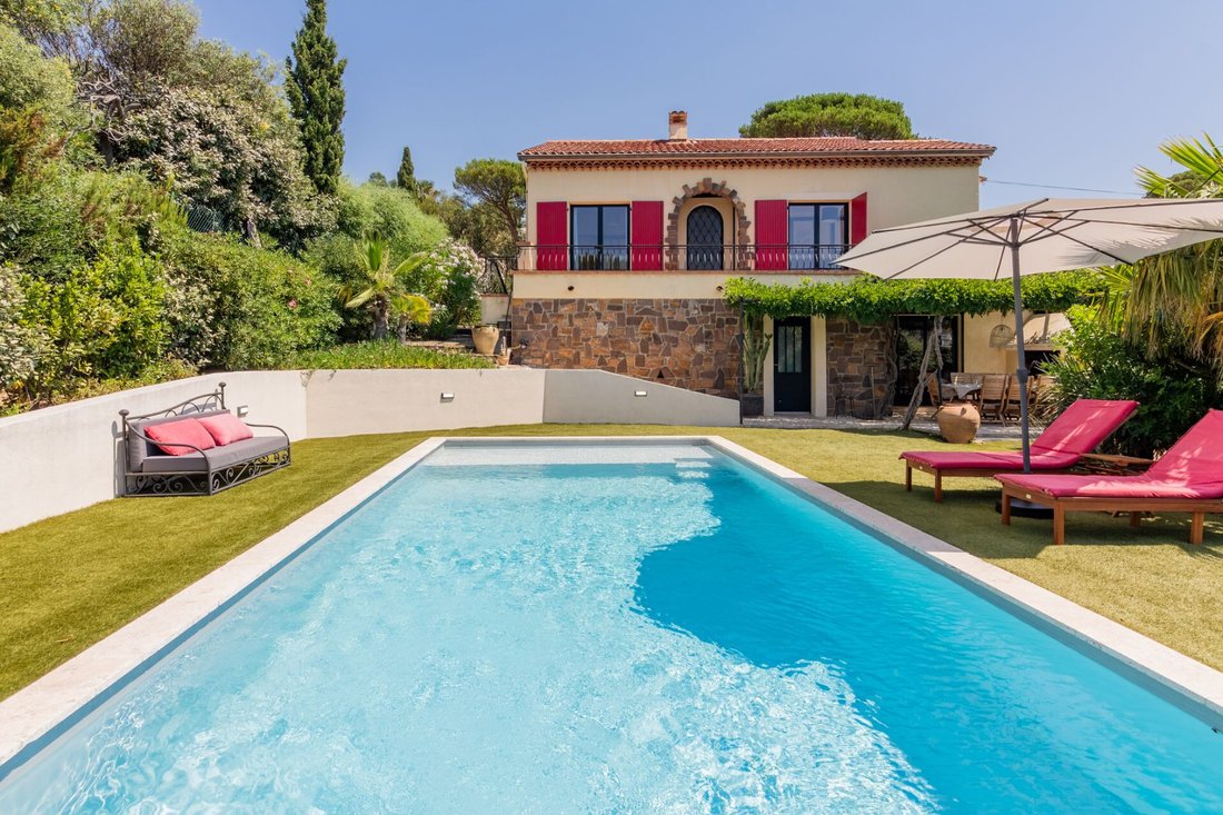 Villa in Les Issambres, Roquebrune-sur-Argens, France 1 - 18304225