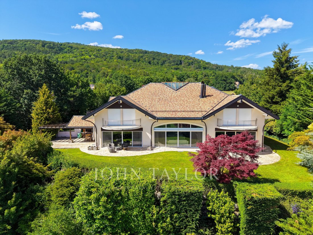 Estate in Genolier, Vaud, Switzerland 1 - 18304625