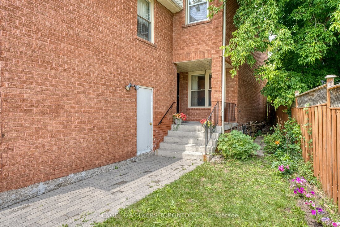 House in Vaughan, Ontario, Canada 1 - 18304327