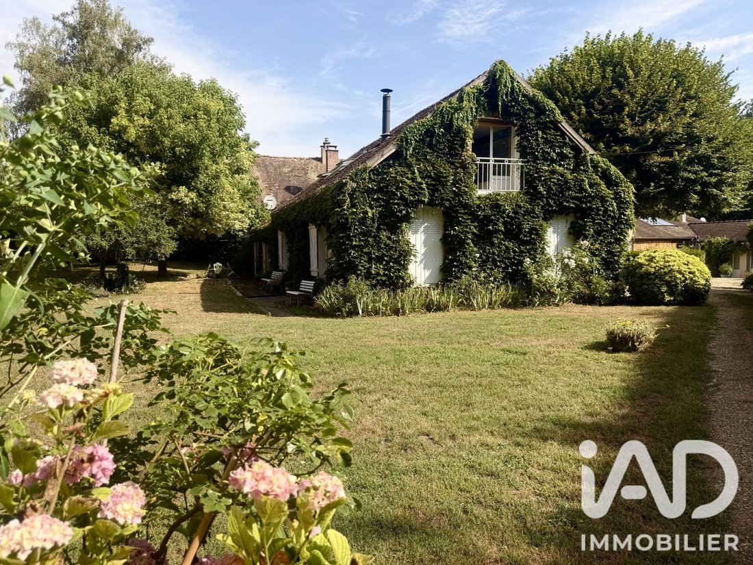 House in Nailly, Bourgogne – Franche-Comté, France 3 - 17658324