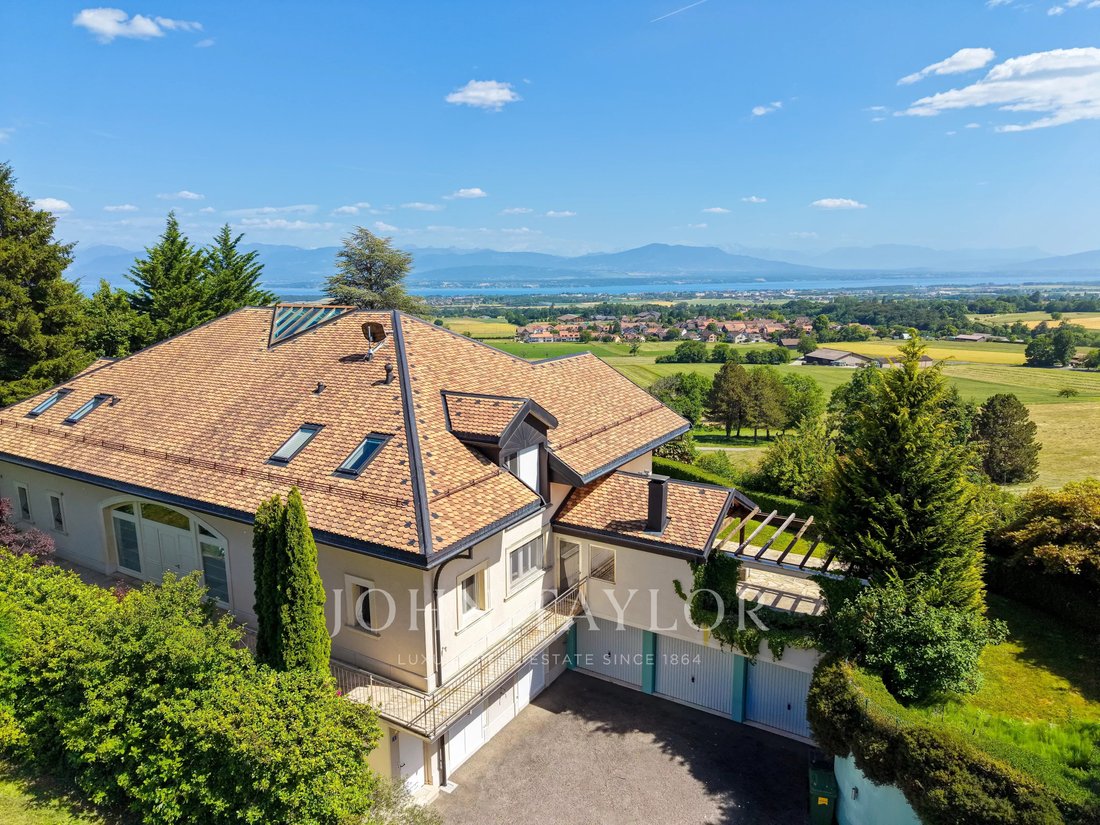 Estate in Genolier, Vaud, Switzerland 1 - 18304625