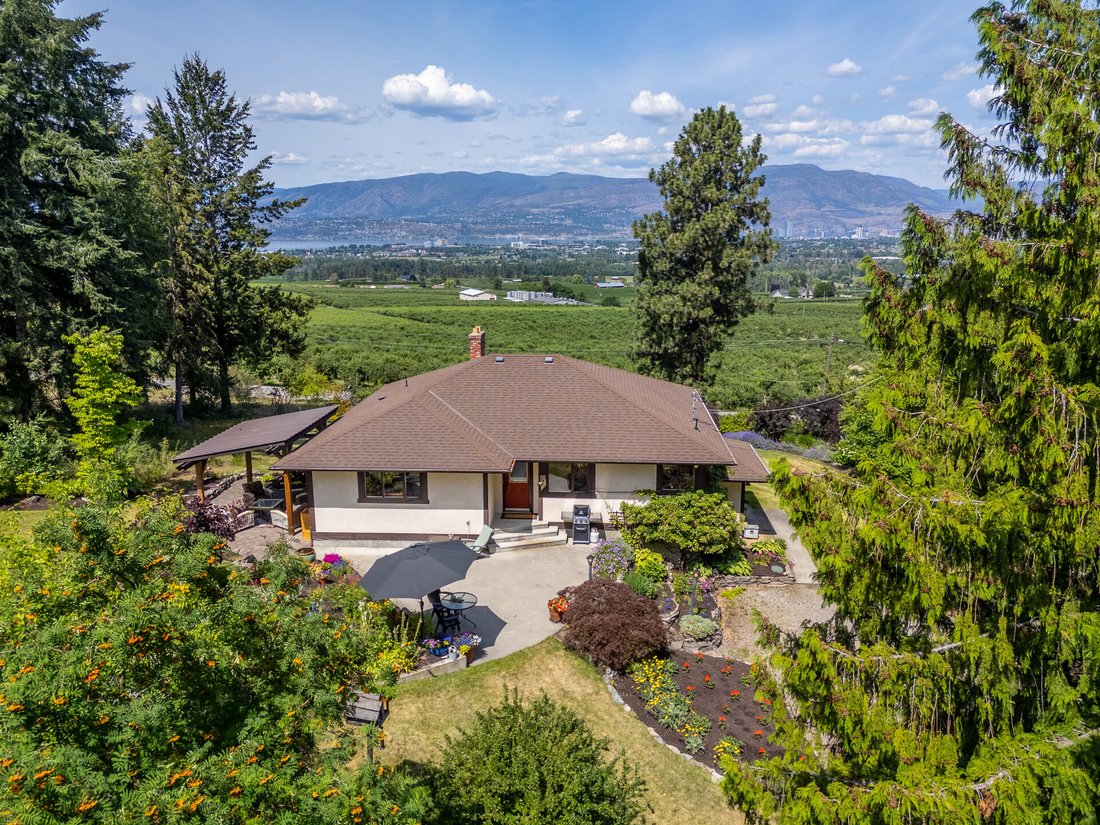 House in Kelowna, British Columbia, Canada 1 - 18304339