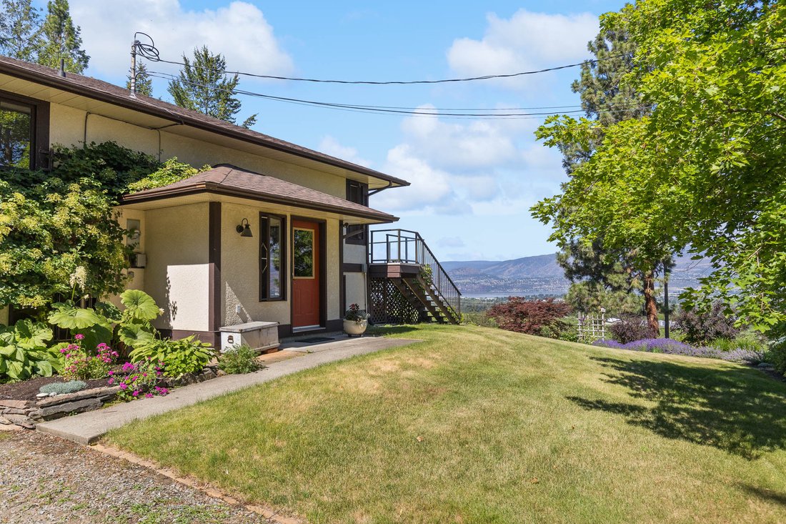 House in Kelowna, British Columbia, Canada 4 - 18304339