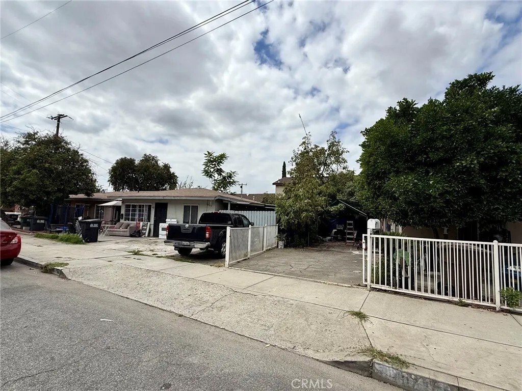 El Monte, California, United States 1 - 18030089