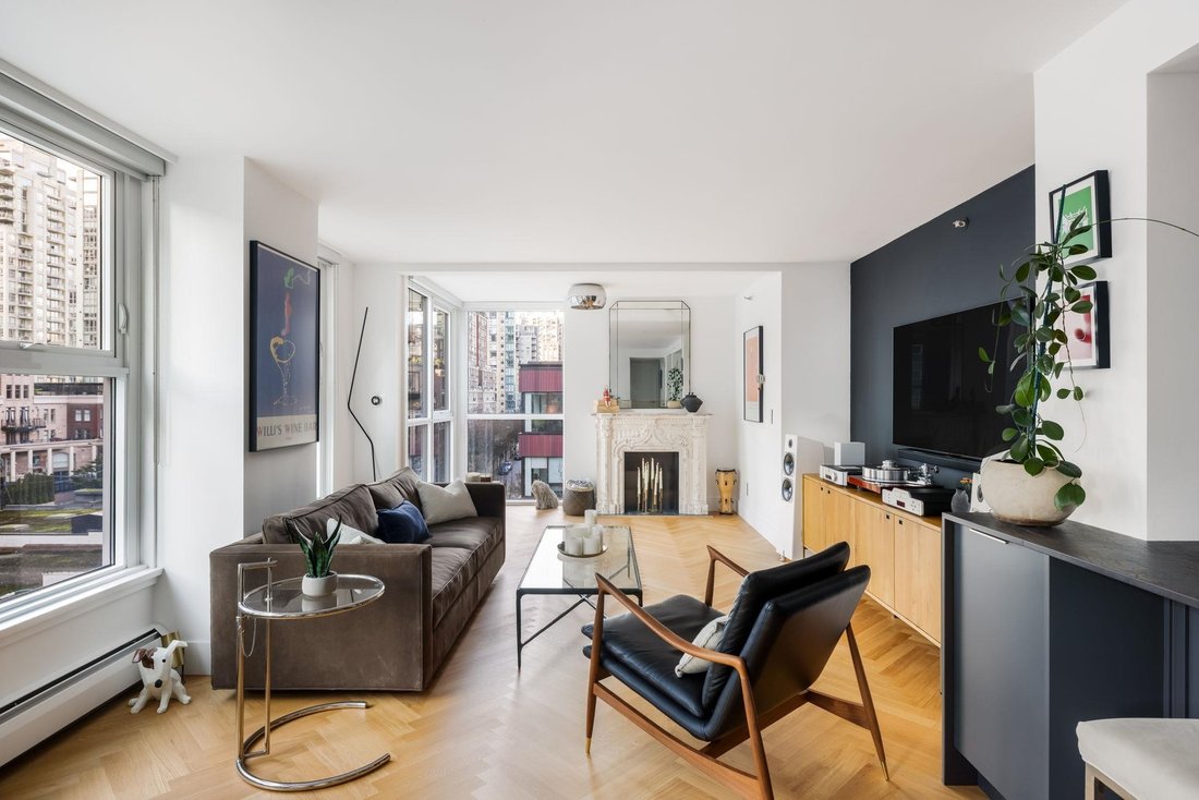 Condo in Vancouver, British Columbia, Canada 5 - 18304359