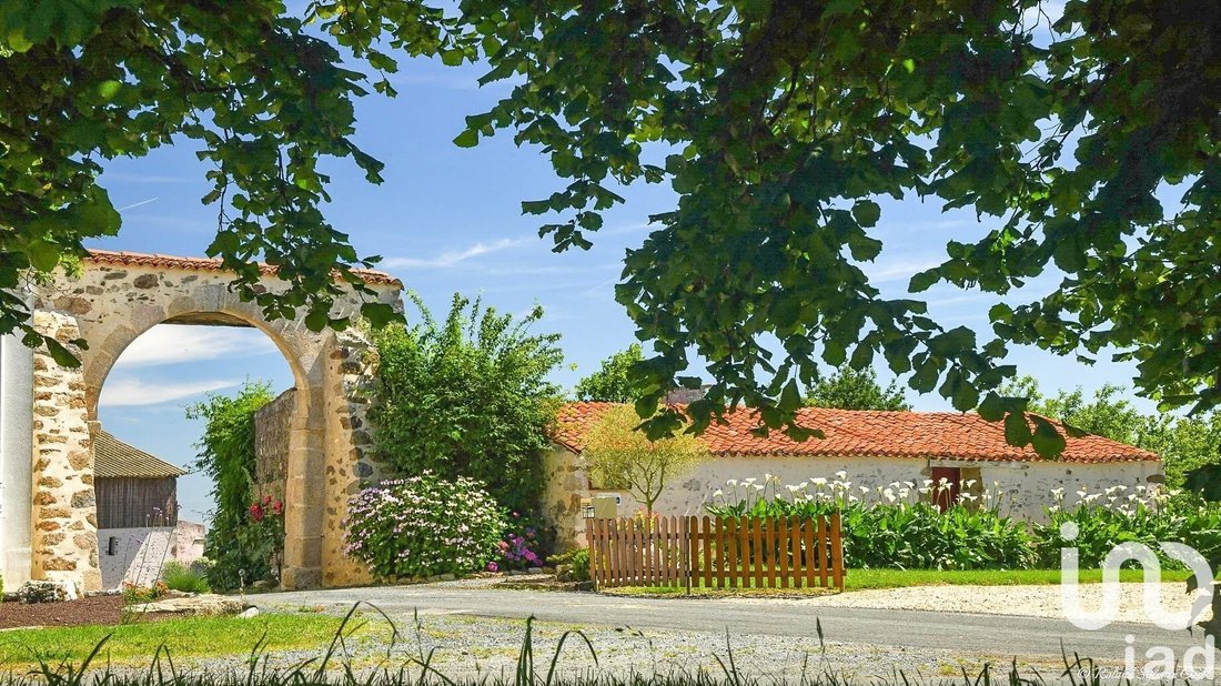 House in Le Boupere, Pays de la Loire, France 1 - 18304873