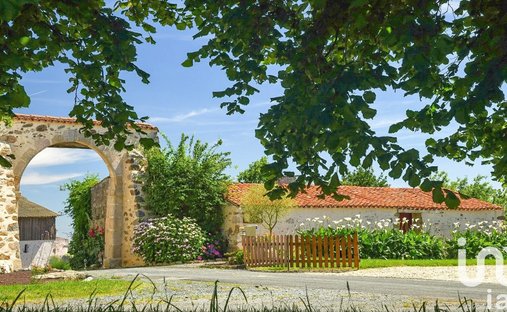 House in Le Boupere, Pays de la Loire, France 1