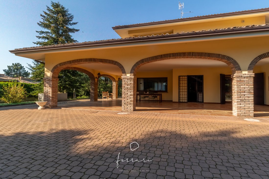 Villa in Castelnuovo Rangone, Emilia-Romagna, Italy 1 - 18305203