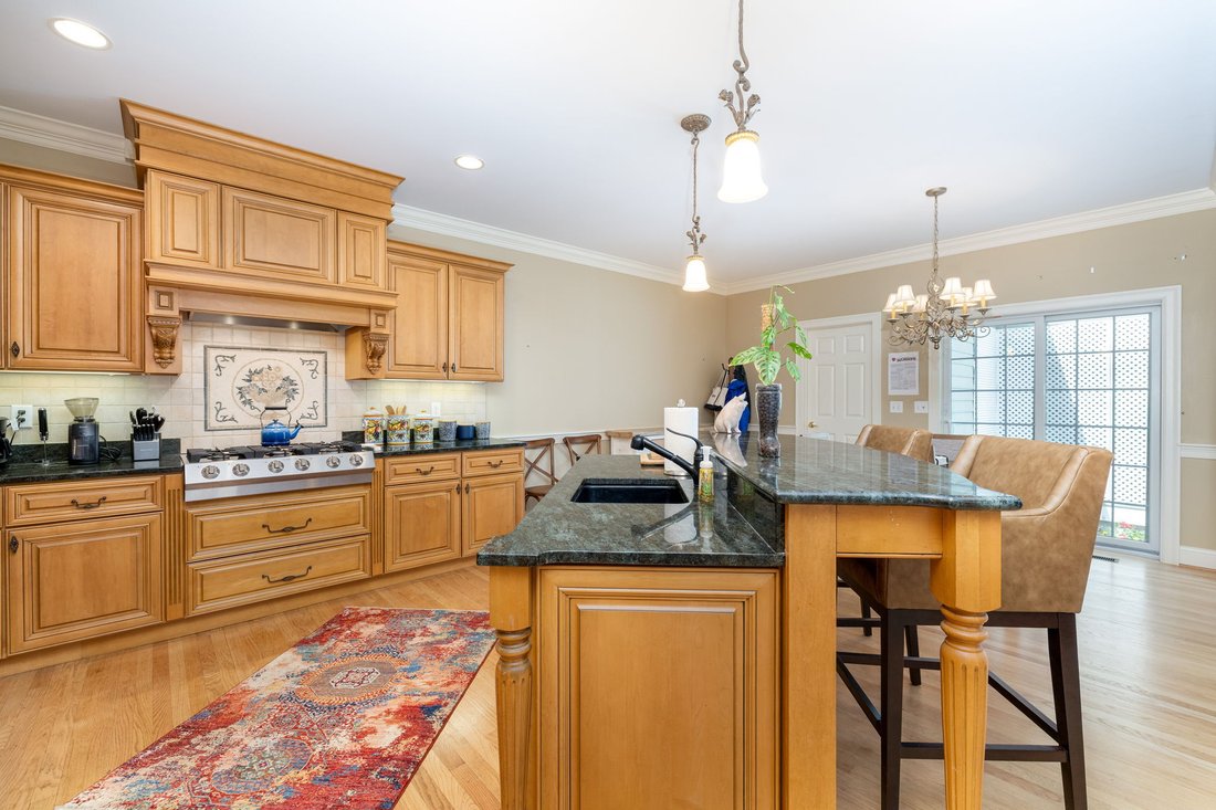 Condo in Simsbury, Connecticut, United States 3 - 18305390