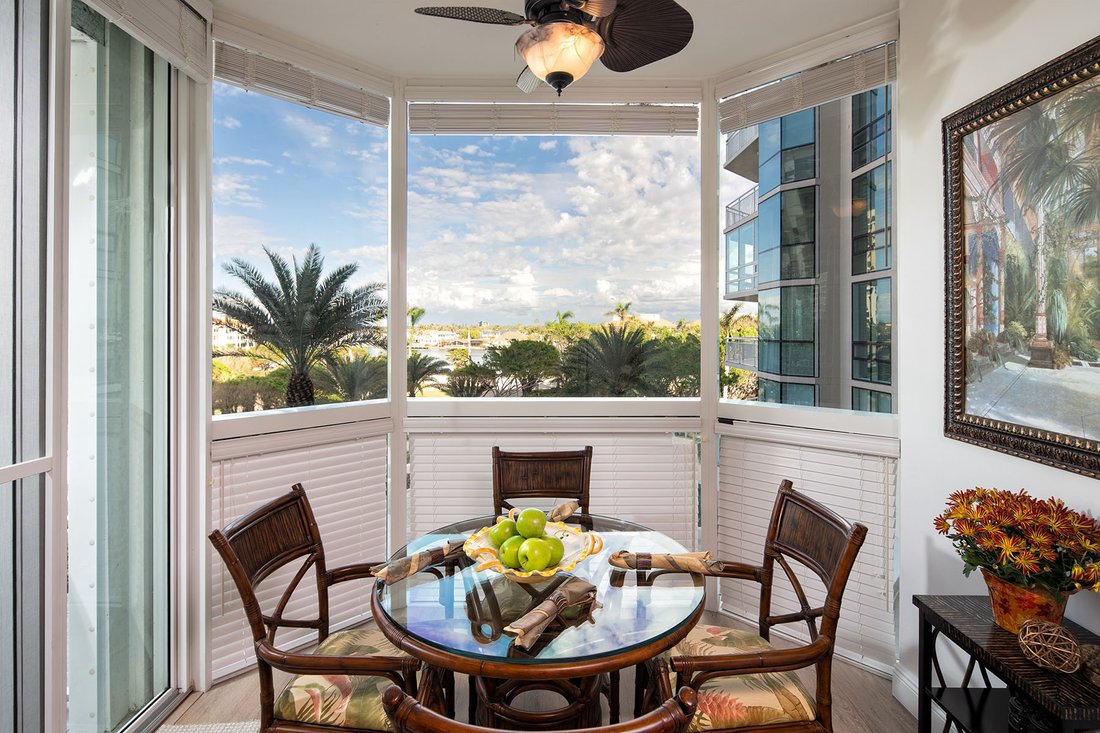 Condo in Naples, Florida, United States 4 - 18305382