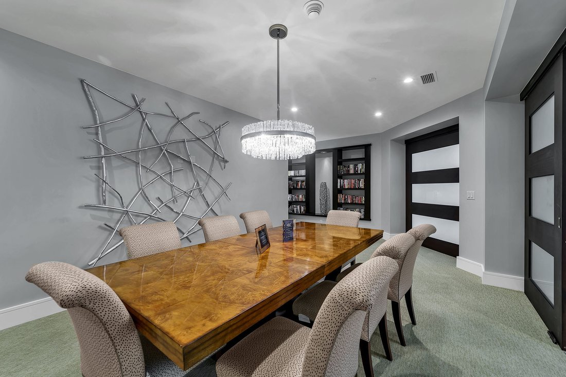 Condo in Naples, Florida, United States 5 - 18305382