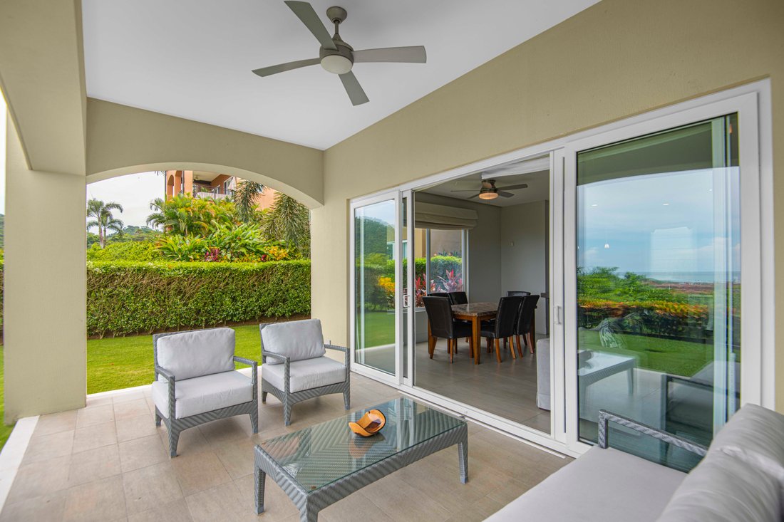 Condo in Playa Herradura, Puntarenas Province, Costa Rica 4 - 18305221