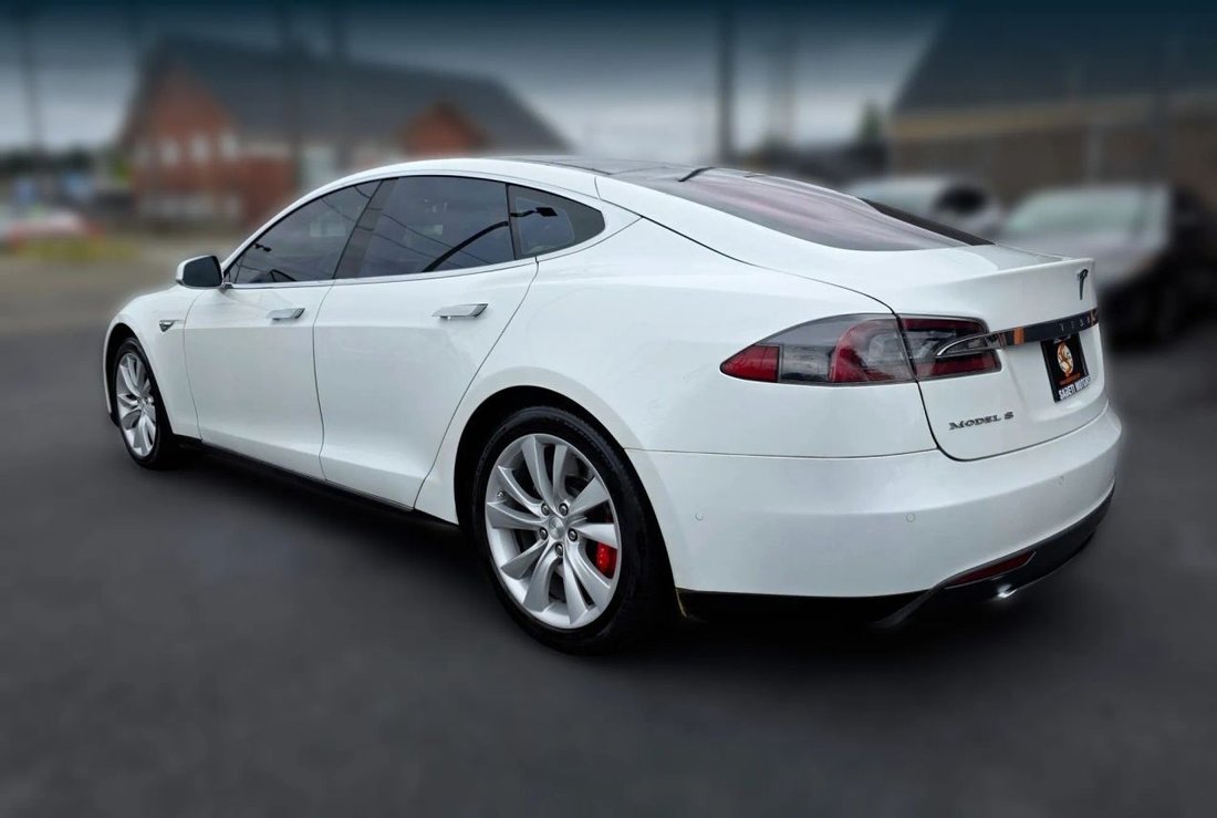 Sedan in Tacoma, WA, United States 3 - 18305038