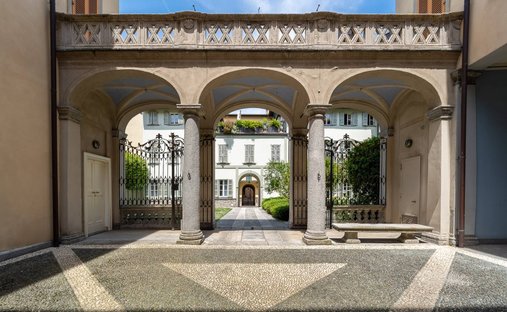 Apartment in Historic Center, Como, Lombardy 1