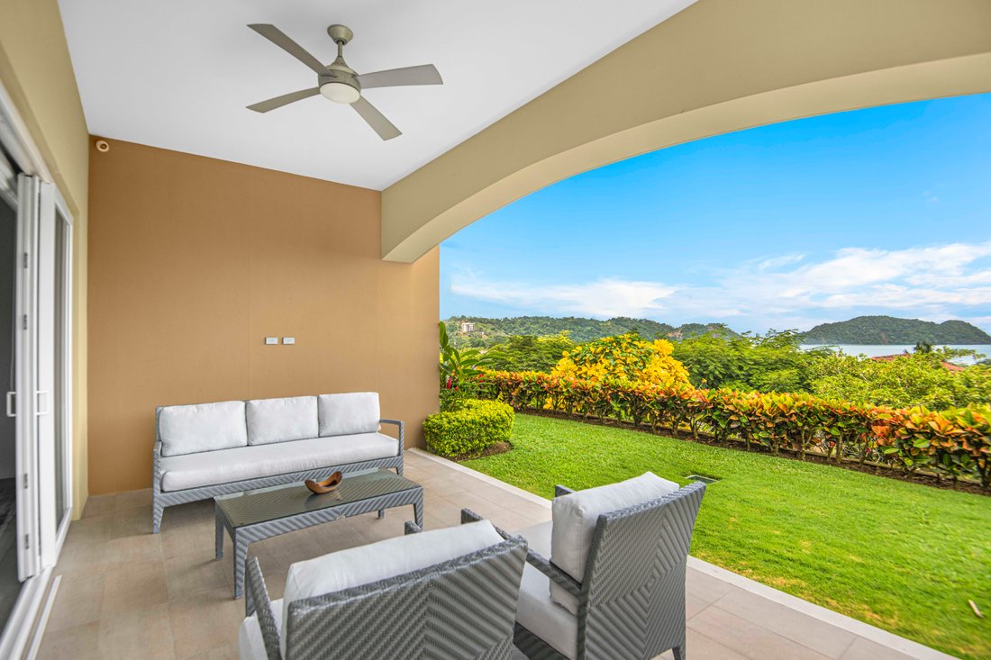 Condo in Playa Herradura, Puntarenas Province, Costa Rica 2 - 18305221