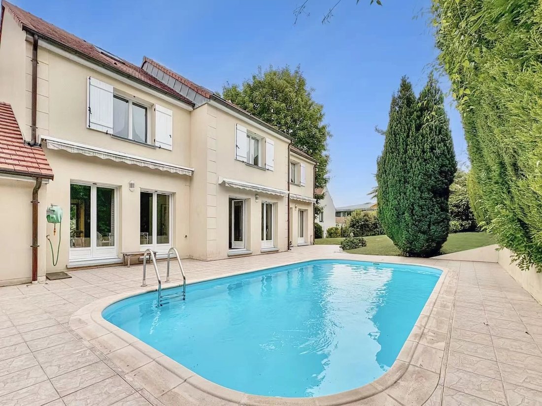 House in Fourqueux, Saint-Germain-en-Laye, France 1 - 18305169