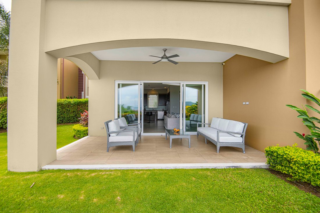 Condo in Playa Herradura, Puntarenas Province, Costa Rica 3 - 18305221