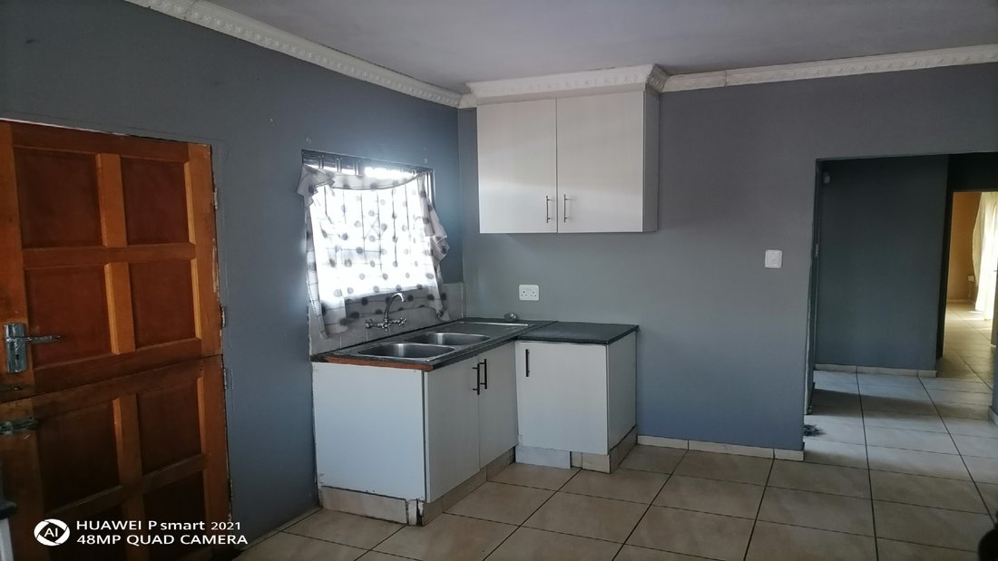 House in Vanderbijlpark, Gauteng, South Africa 5 - 18305087