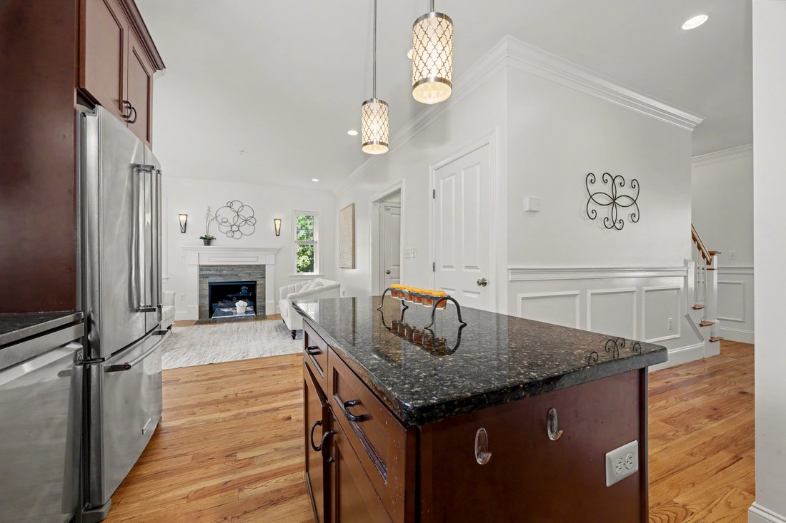 Condo in Framingham, Massachusetts, United States 5 - 18305290