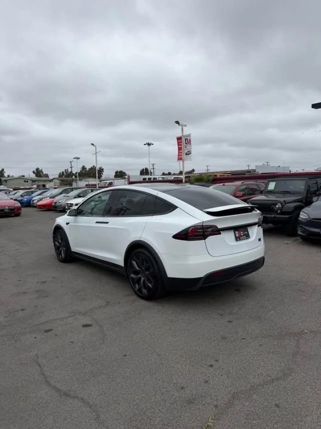 Suv in Costa Mesa, CA, United States 3 - 18304855