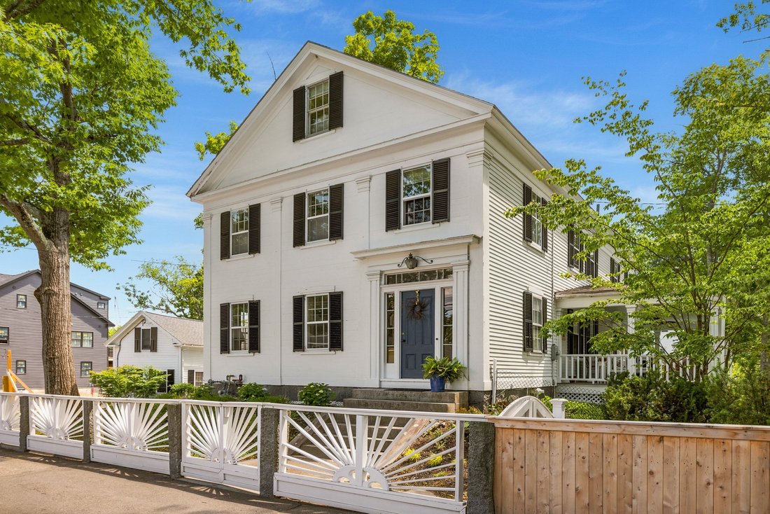 Kensington, New Hampshire, United States 2 - 18305278